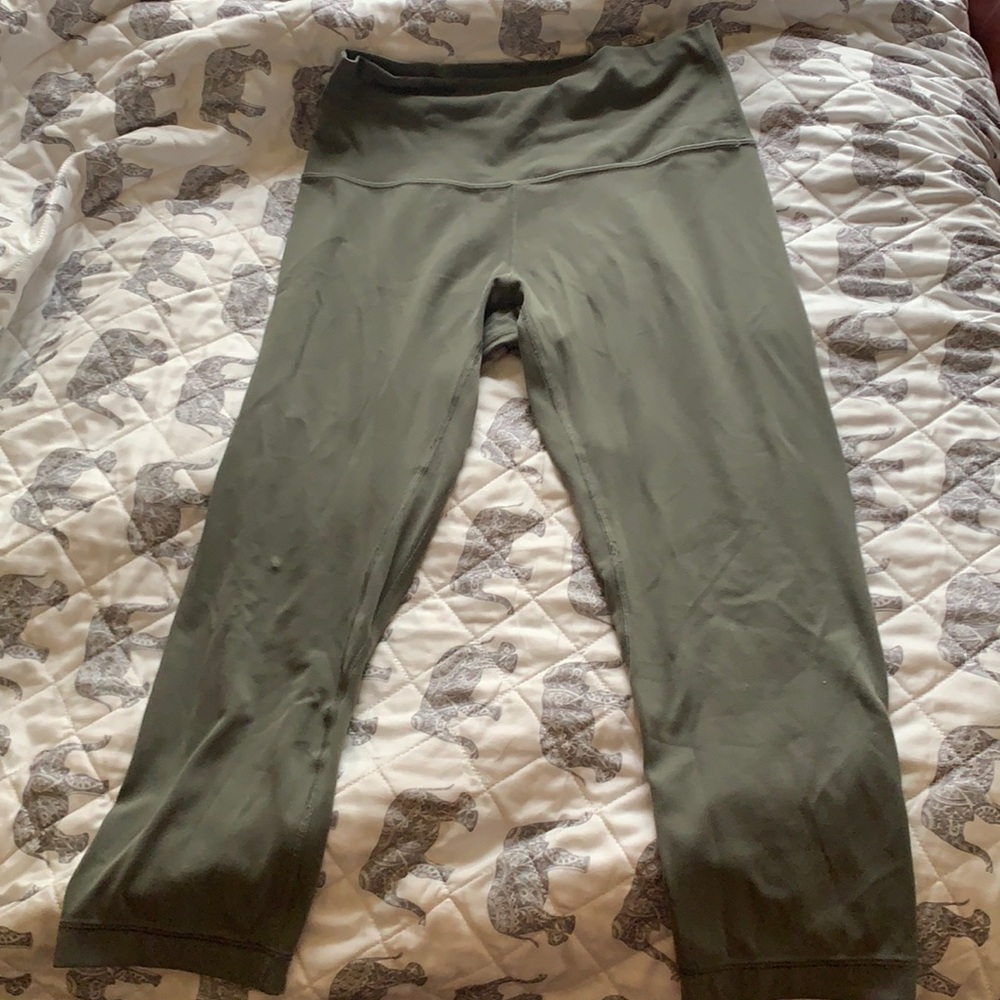Lululemon size 8 crop align
